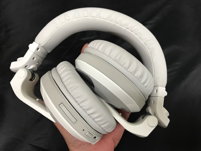 Pioneer HDJ-X5BT-W Headphones Review