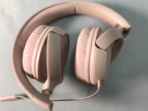 JBL Tune 500 foldable design