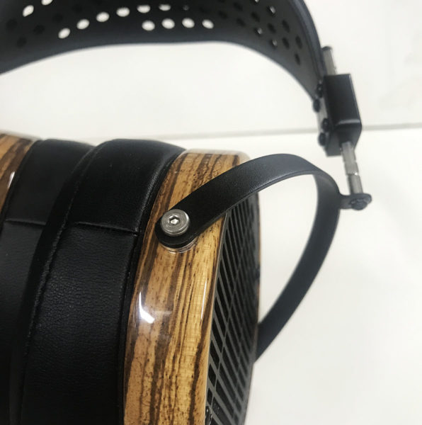 Audeze LCD-3 Review - headband extender and yolk