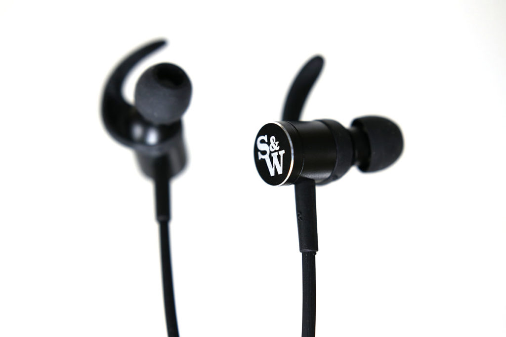 Strauss Wagner SPW301 Wireless Sport Earbuds Review Headphone