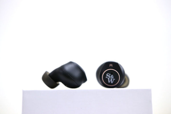 Strauss and Wagner TW401 True Wireless Earbuds