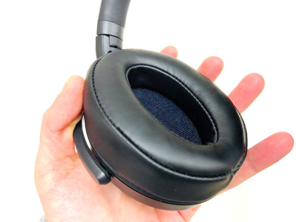 Sennheiser HD 350BT has no frills earpads