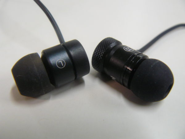 Earphone housing 