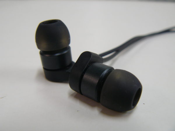 earphone housing 