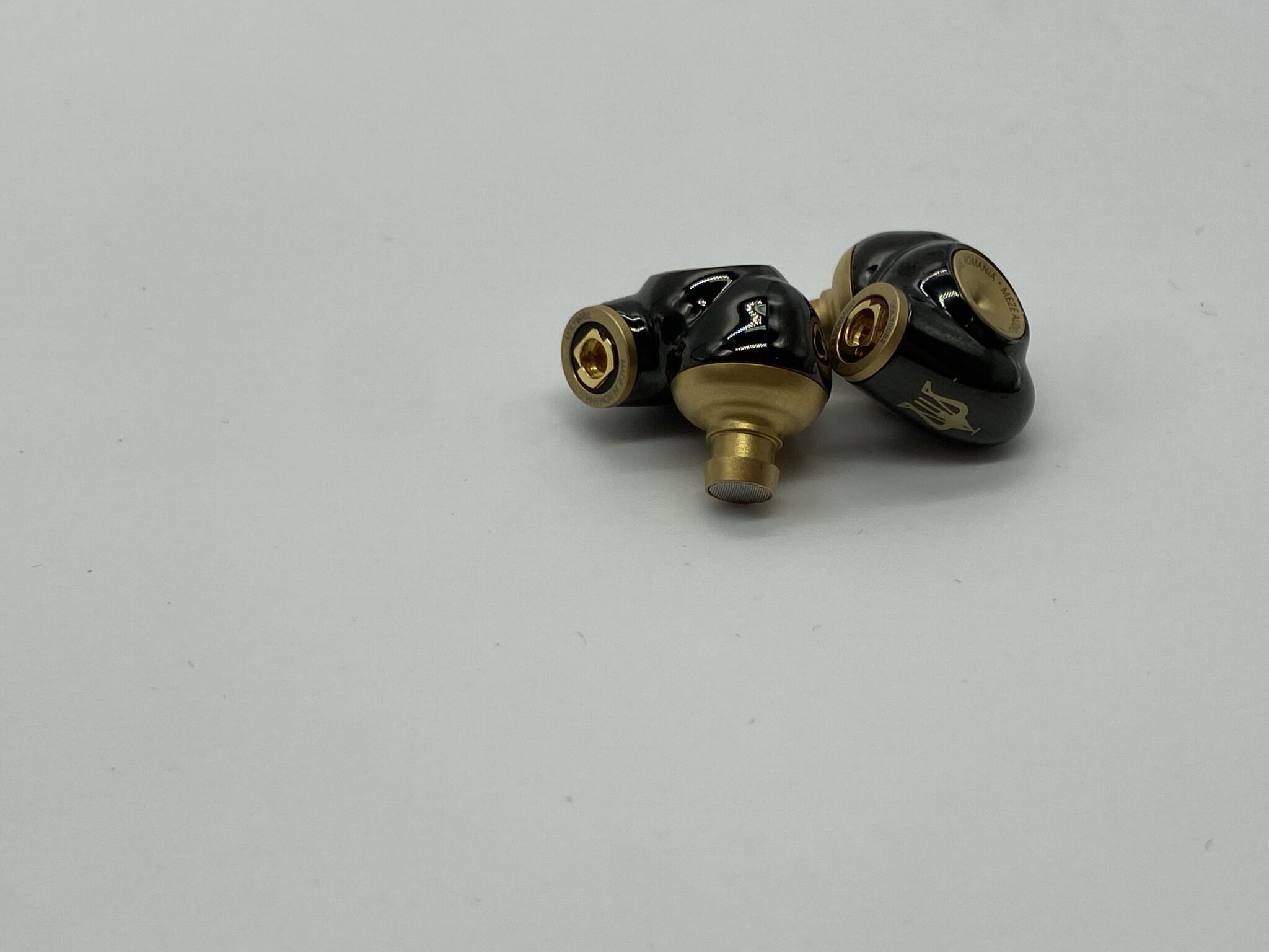 Meze Advar Review - Headphone Dungeon