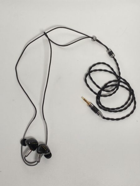Shozy Form 1.1 overhead shot with cable