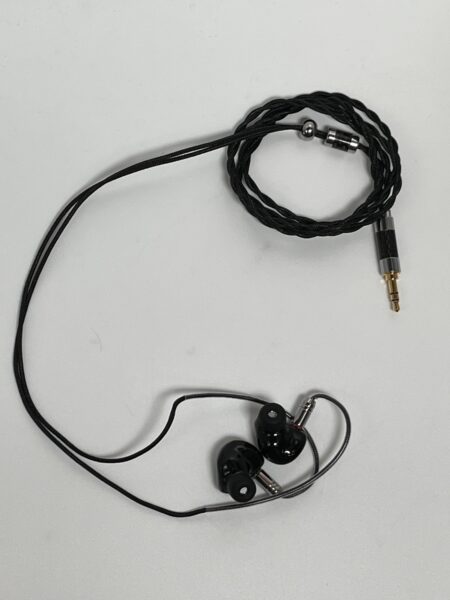 shozy form 1.4 IEMs out of the box
