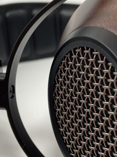 Closeup of the earcups and vents on the Sivga SV023
