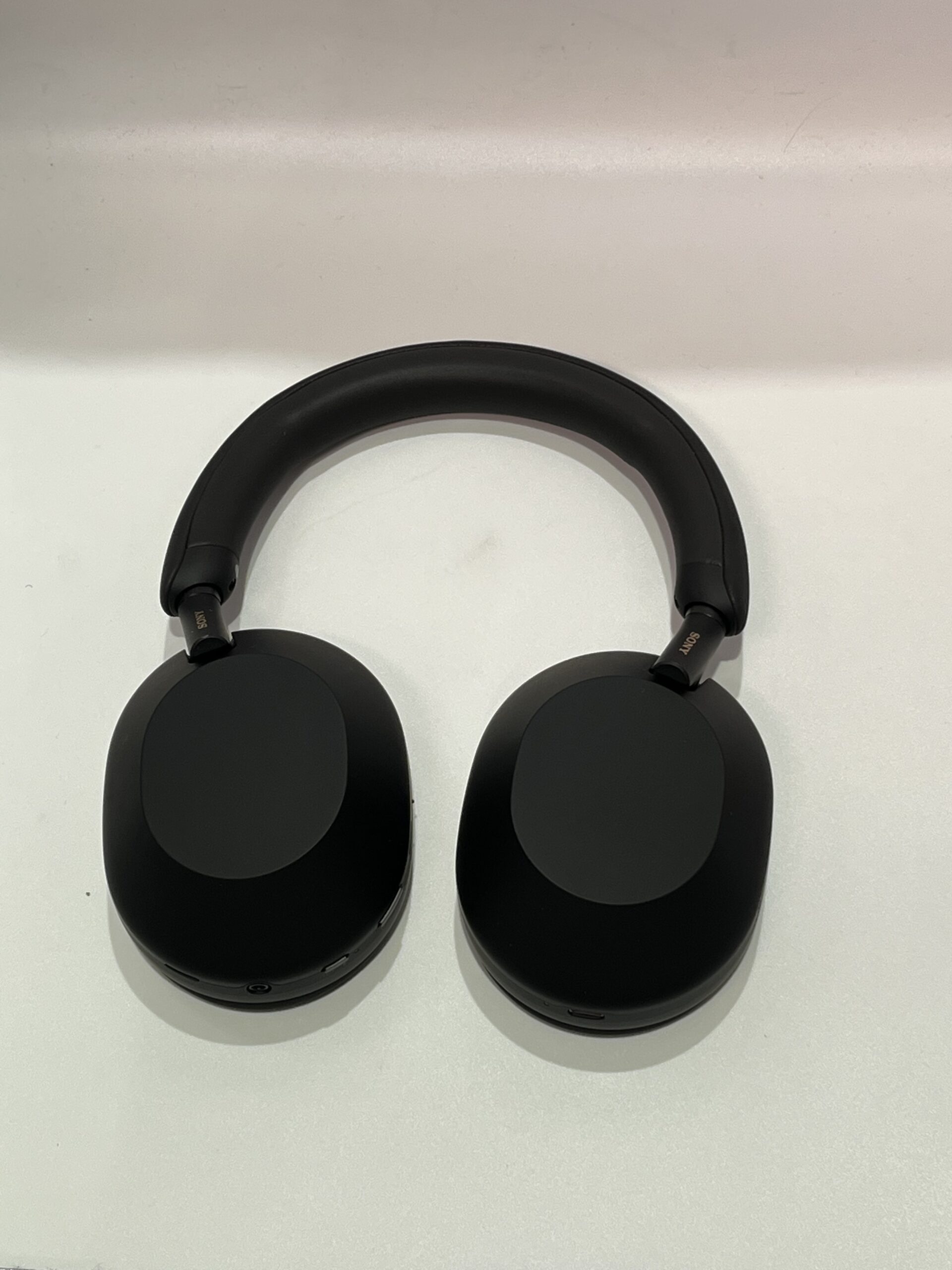 Sennheiser Momentum 4 vs Sony WH-1000XM5 - Headphone Dungeon