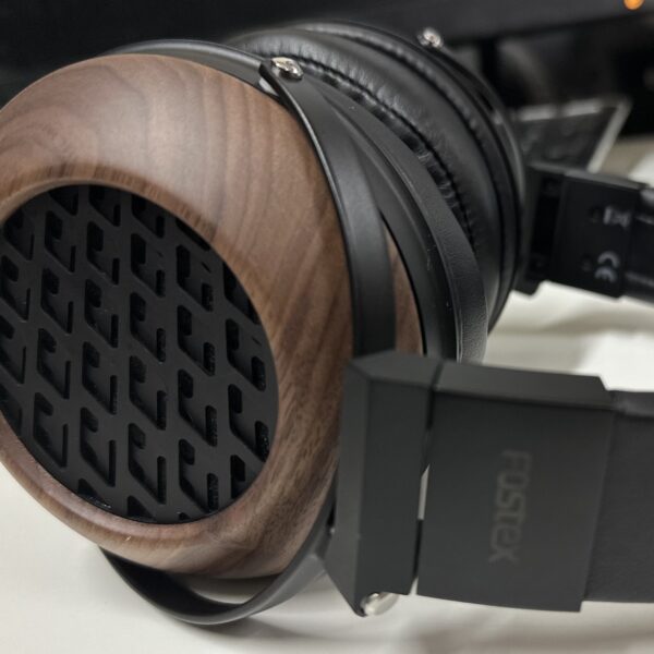 TH808 Detail Close-Up